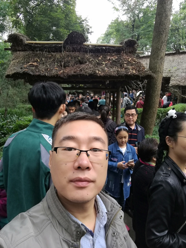 撑起一片天的第一张照片--贵阳相亲服务中心