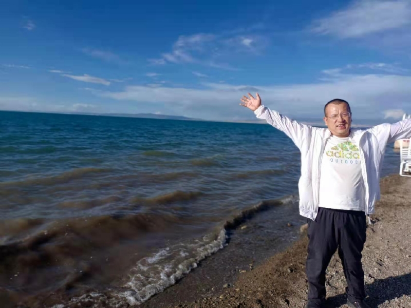 蜜蜂的第一张照片--贵阳相亲服务中心