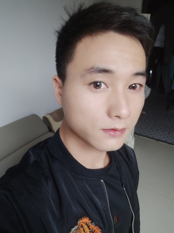 何凡的第三张照片--贵阳相亲服务中心