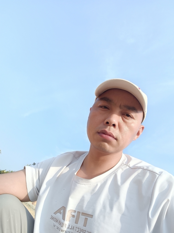 哥哥的第一张照片--贵阳相亲服务中心