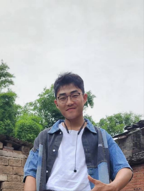 越努力越幸运的第一张照片--贵阳相亲服务中心