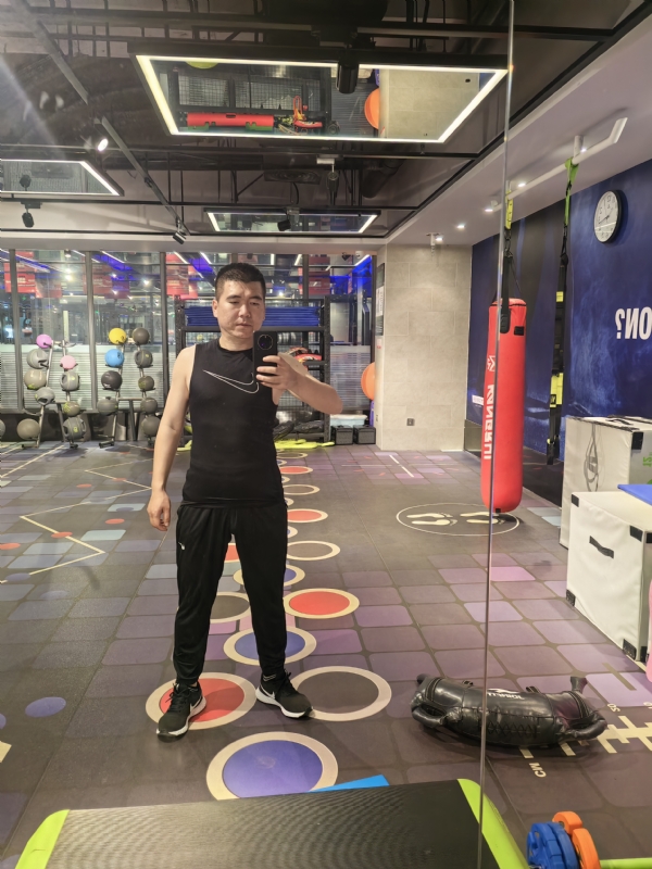 哈哈哈哈哈的第一张照片--贵阳相亲服务中心