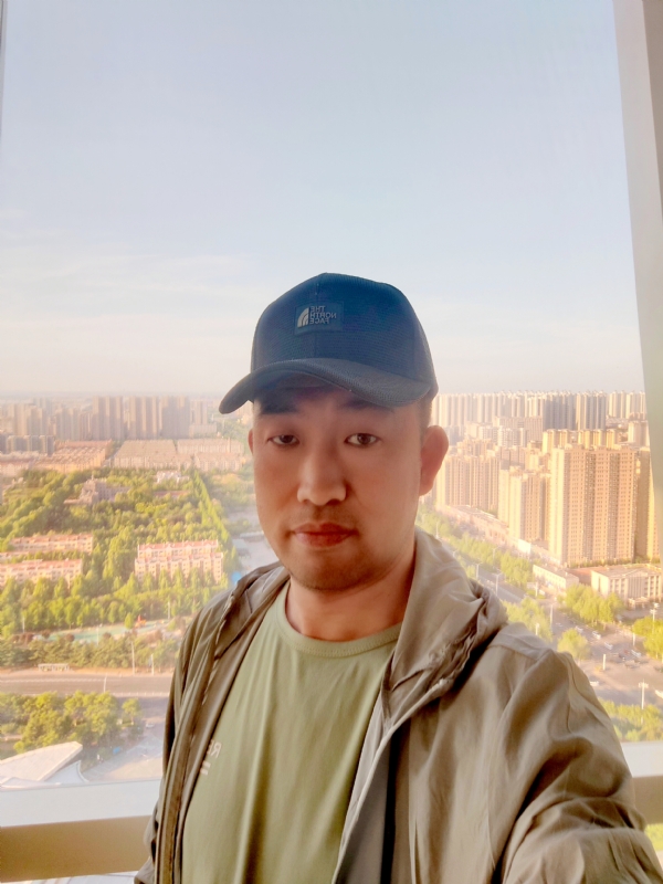 勇攀高峰的第一张照片--贵阳相亲服务中心