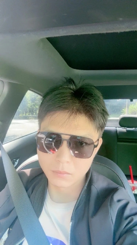 怀念的第一张照片--贵阳相亲服务中心