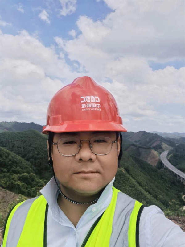 冰城小土匪的第一张照片--贵阳相亲服务中心