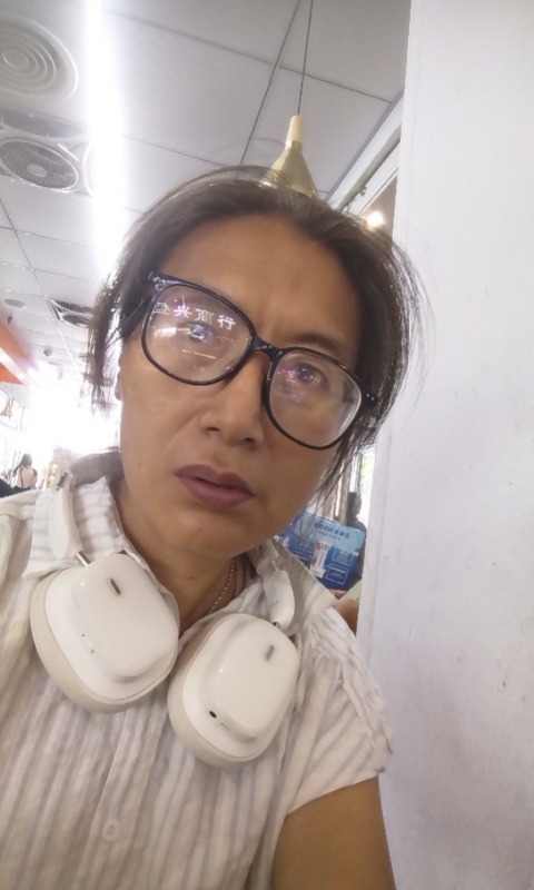 冬天的蔷薇的第三张照片--贵阳相亲服务中心