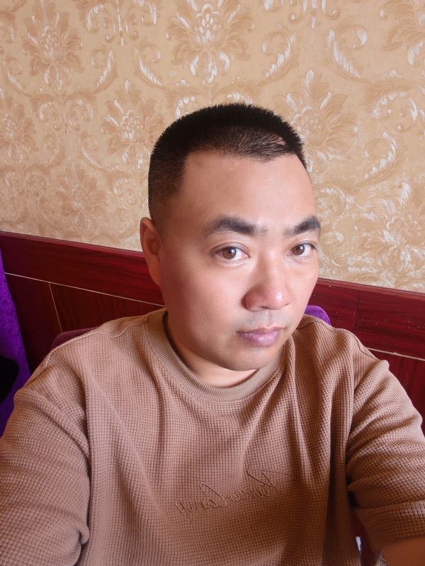 擦亮眼睛向前看的第一张照片--贵阳相亲服务中心