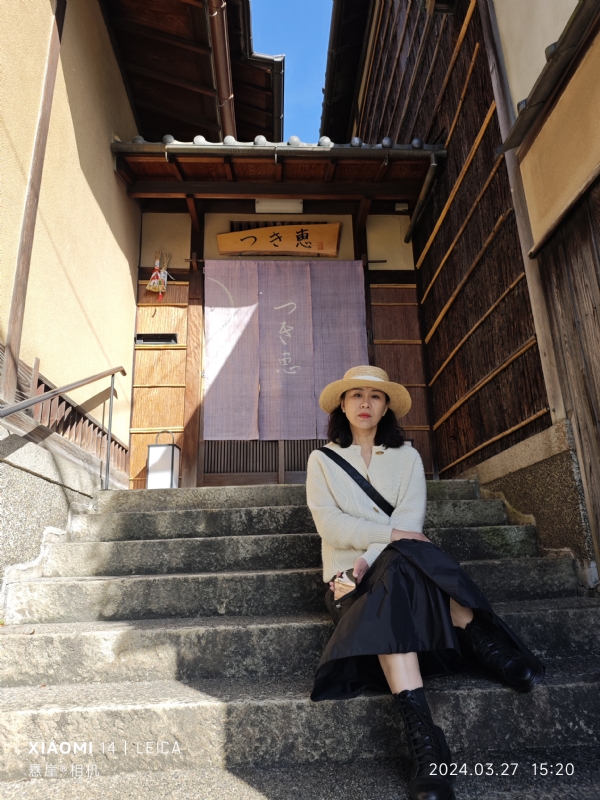 踱着方步的猫小姐的第一张照片--贵阳相亲服务中心