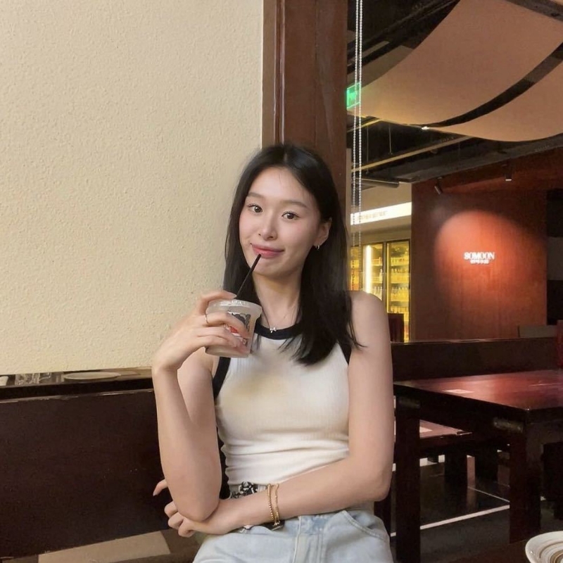 羽毛的第一张照片--贵阳相亲服务中心