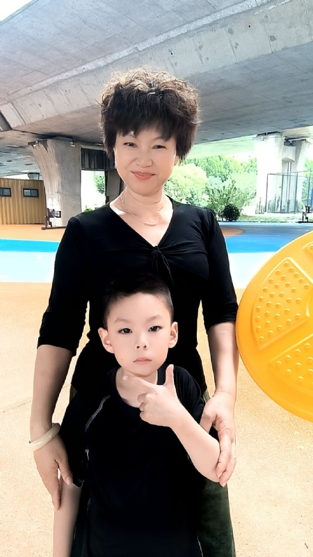 火凤凰的第一张照片--贵阳相亲服务中心