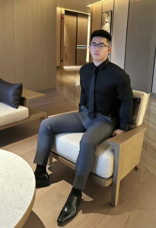 李寒外改英文可家的第一张照片--贵阳相亲服务中心