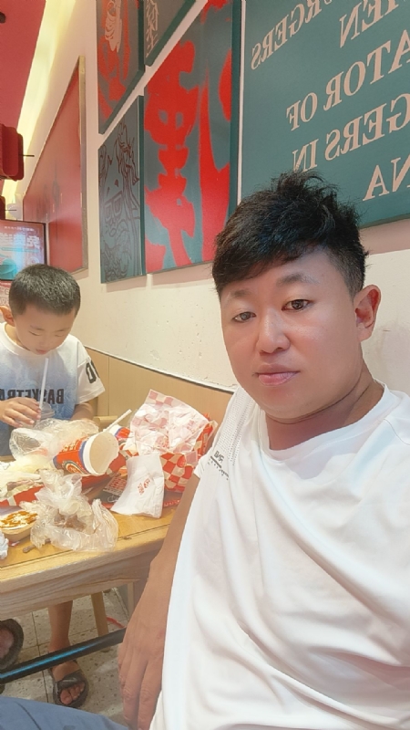 景色宏图的第二张照片--贵阳相亲服务中心