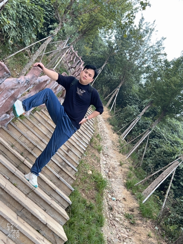 择一人白头偕老的第二张照片--贵阳相亲服务中心