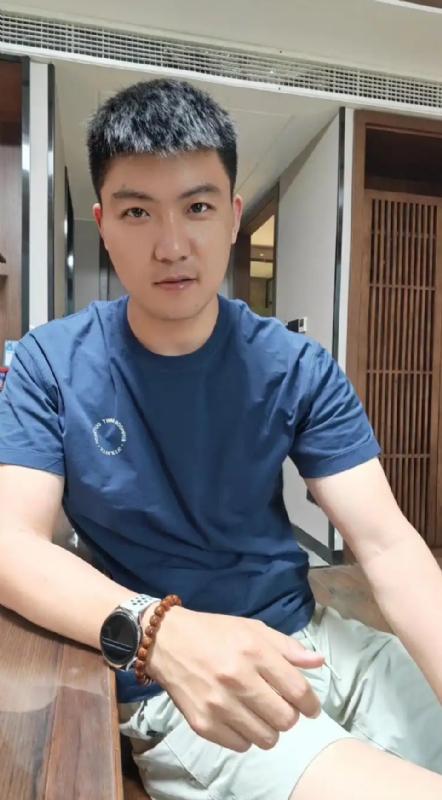 大鹏展翅的第一张照片--贵阳相亲服务中心