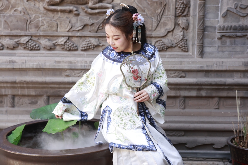 认真的雪的第一张照片--贵阳相亲服务中心