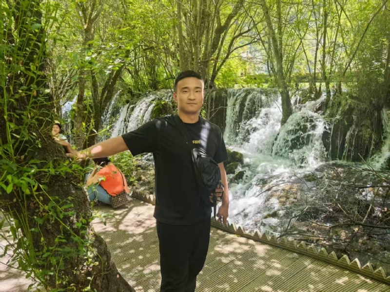 不管多累的第一张照片--贵阳相亲服务中心