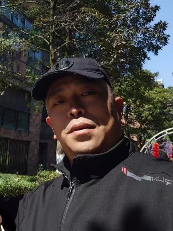 蓝色海洋的第一张照片--贵阳相亲服务中心